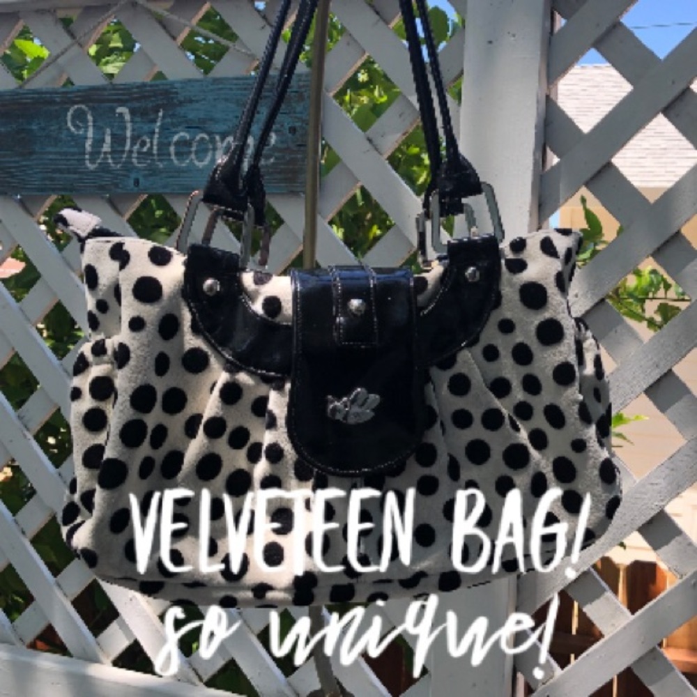 VELVETEEN POLKA-DOT Bag by B’s. Cute silver “B’s” logo on front. Fun & Unique‼️